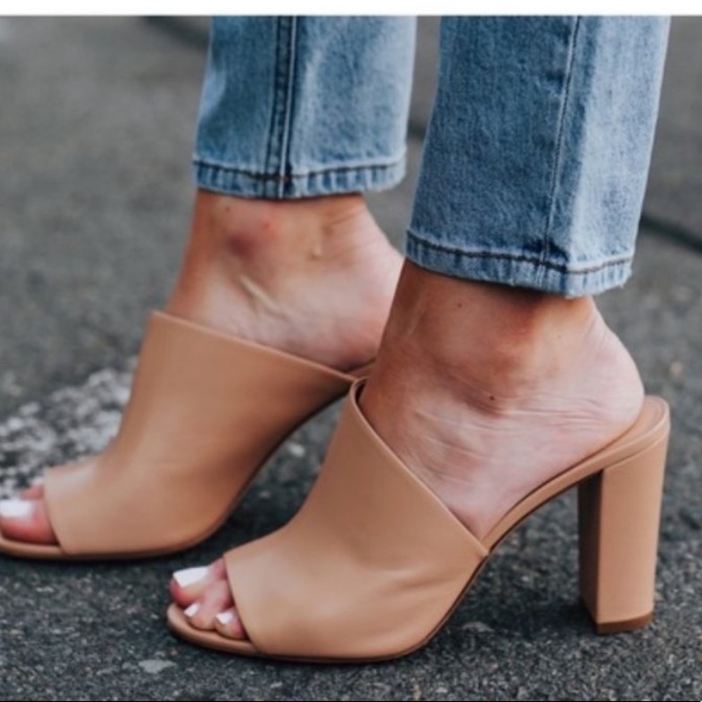 NIB Vince Hanna Nude Tan Leather Block Heel Slide Sandal Size 9 $325! SOLD OUT!